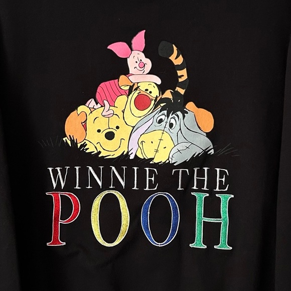 Disney Winnie The Pooh Women’s Med Sweater Black Embroidered Ringer Vacation - Picture 3 of 4
